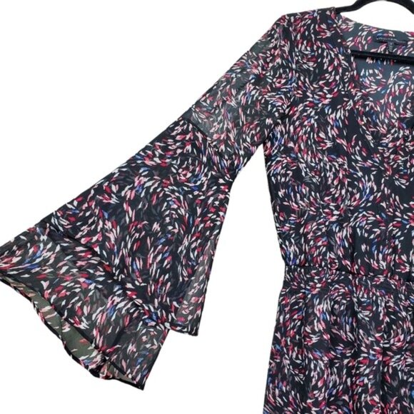 White House Black Market Flare Sleeve V-Neck Pattern Chiffon Mini Dress Size 8 - Picture 6 of 7